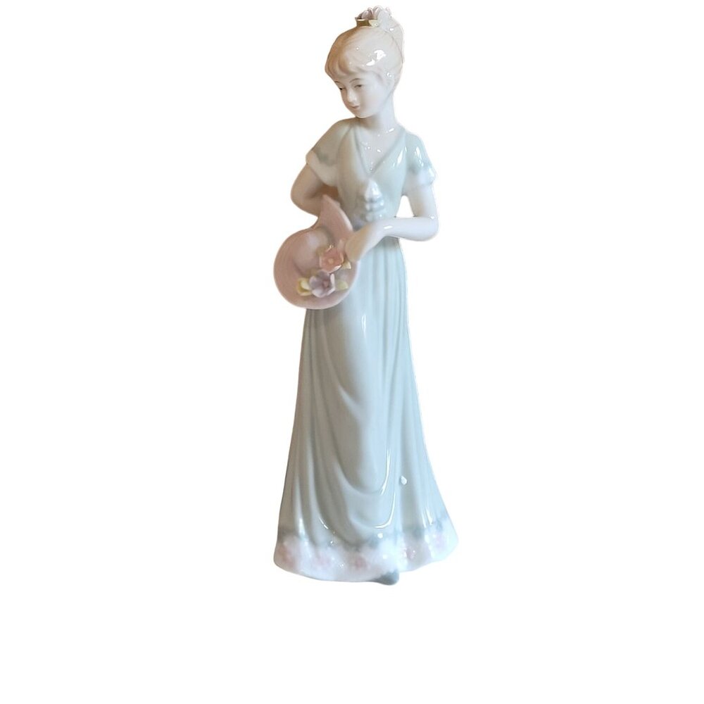 House of Lloyd Garden Party Figurine Vintage‎ 2002